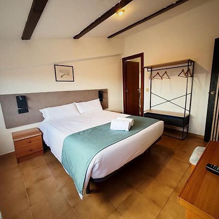 Hostal Legaz Funes Exterior foto
