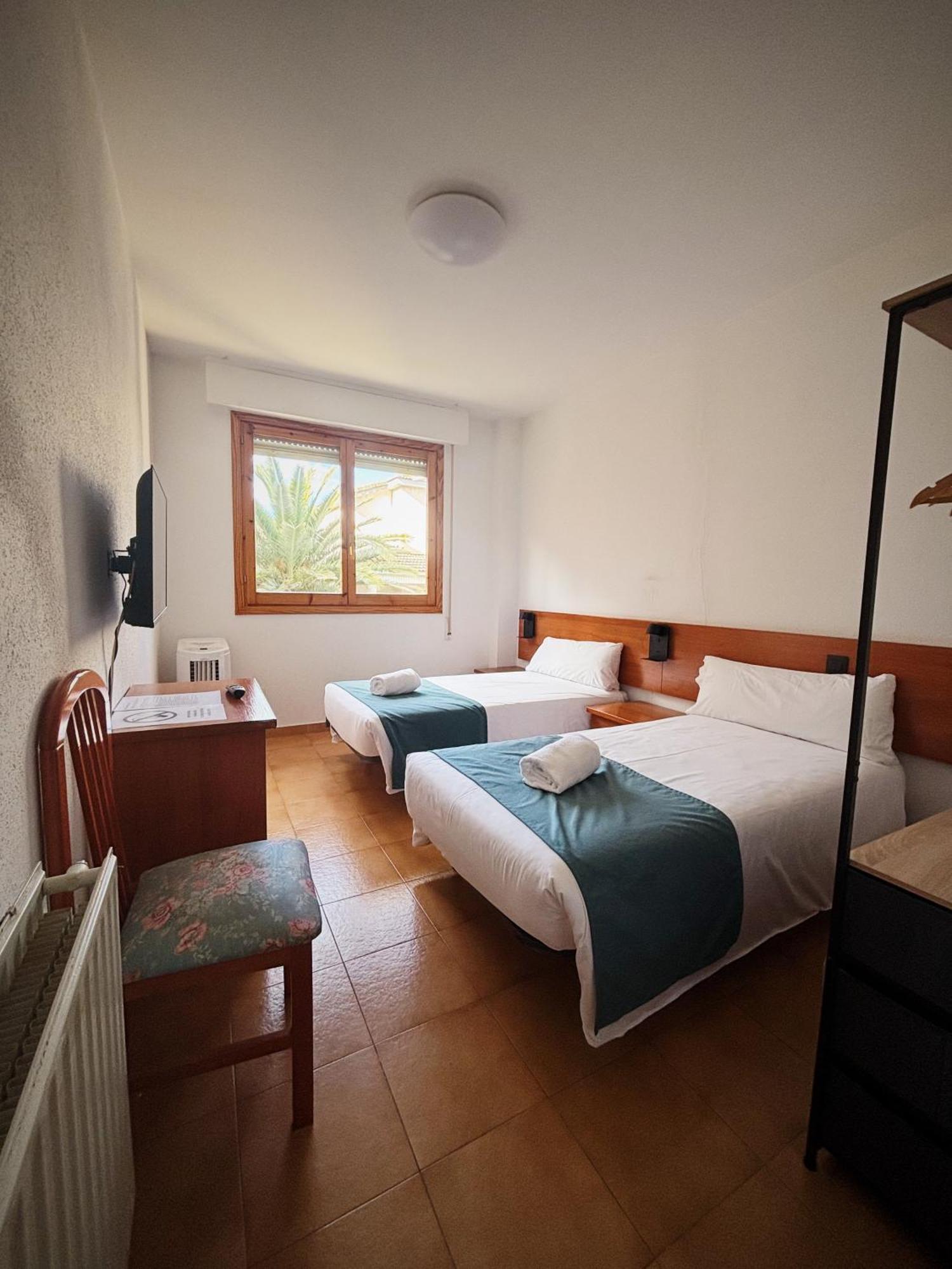 Hostal Legaz Funes Exterior foto
