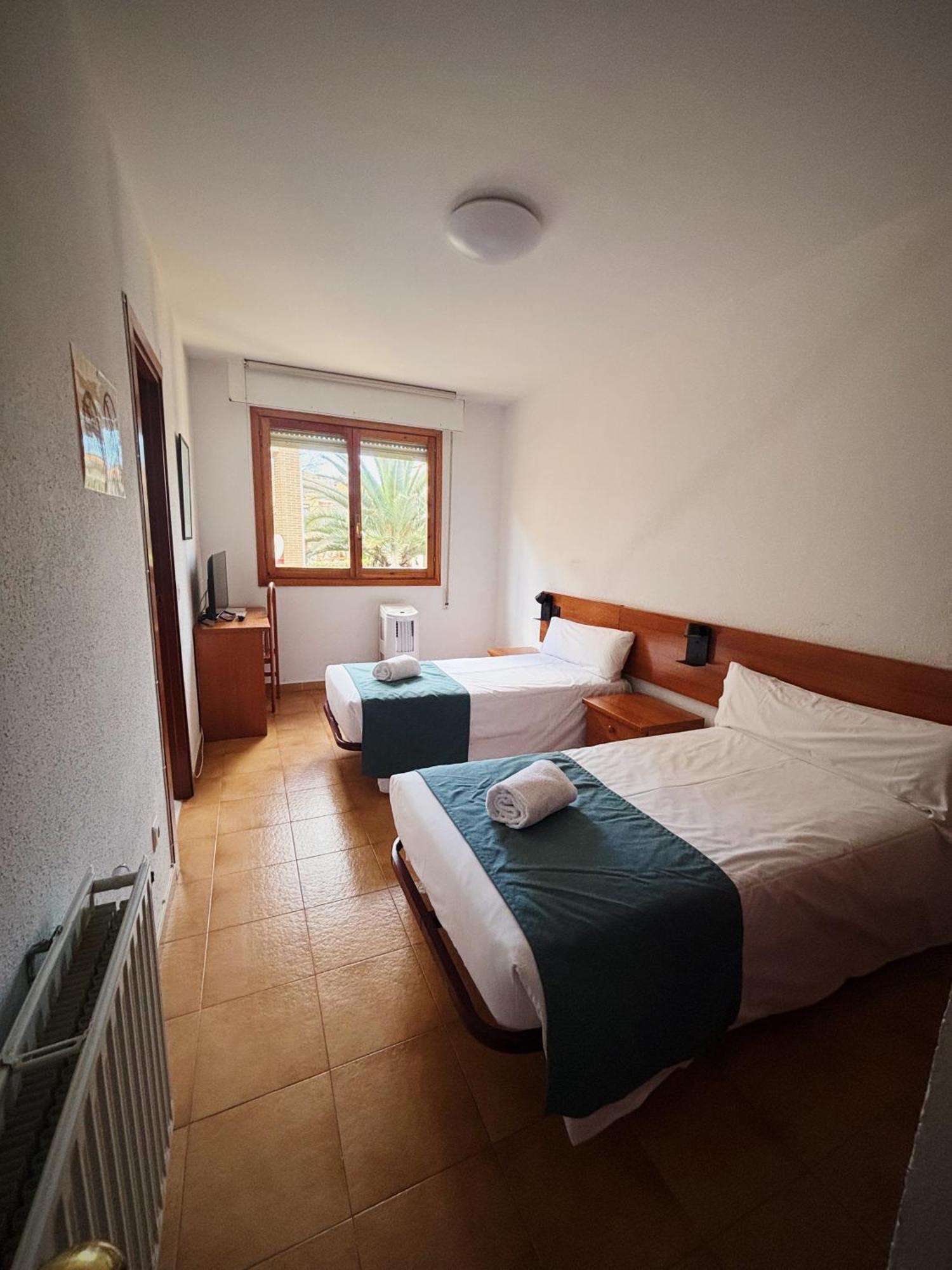 Hostal Legaz Funes Exterior foto