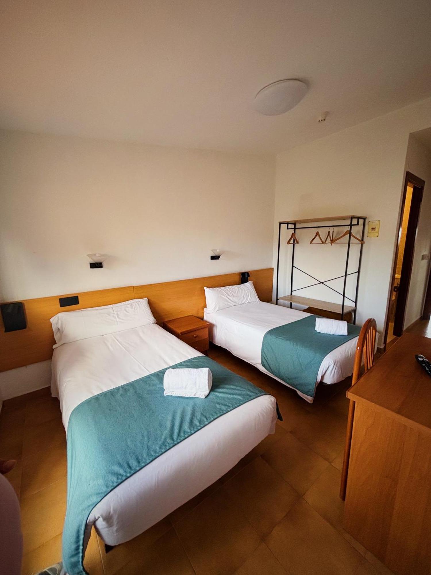 Hostal Legaz Funes Exterior foto